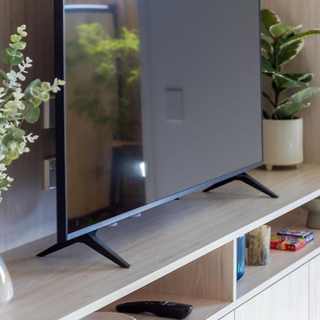 Downtown Delight: Studio At 8 Wilmer With Backyard Christchurch Esterno foto