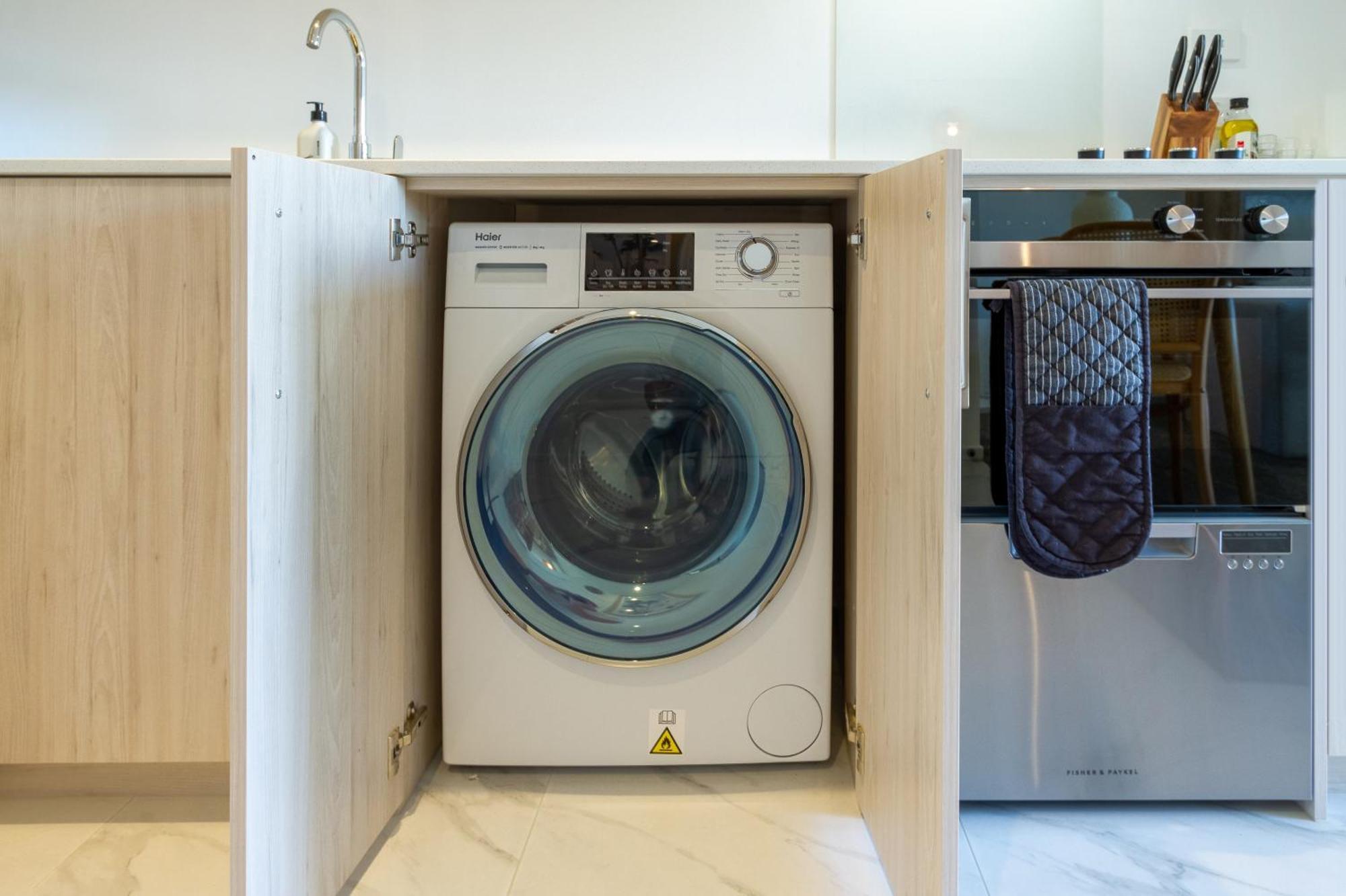 Downtown Delight: Studio At 8 Wilmer With Backyard Christchurch Esterno foto